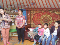 お母さんのお話を聞く